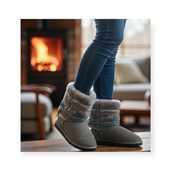 Tylie Malibu Shoes - Rare: Tylie Malibu ❃ Gypsy Turquoise Bead Wrap Shearling Ankle Boot ❃ 6.5 7M